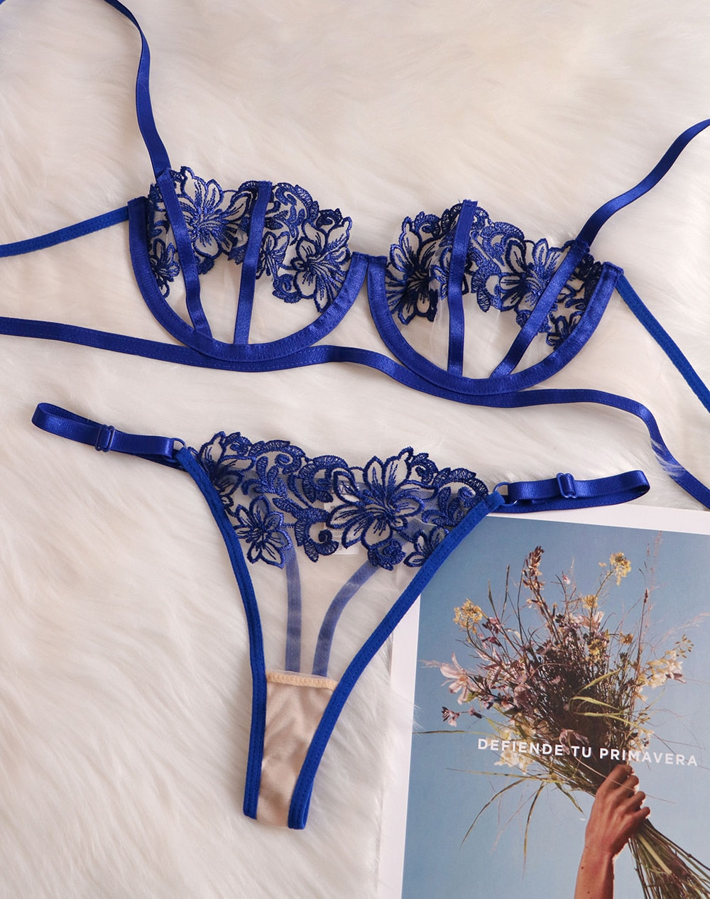 Ensemble de dessous sexy en dentelle transparente deux pièces Hello